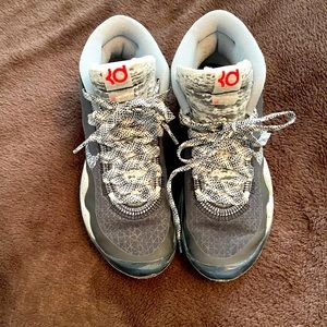 Basketball sneakers KD size 4.5